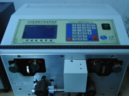 【大平方剝線機(jī)】擁有精密結(jié)實(shí)的機(jī)身，觸模式